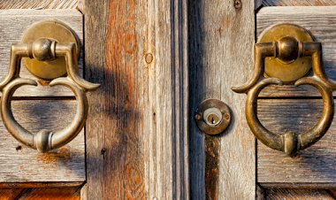 1 Kapımı Kapattılar, Allah Bana 100 Kapı Açtı